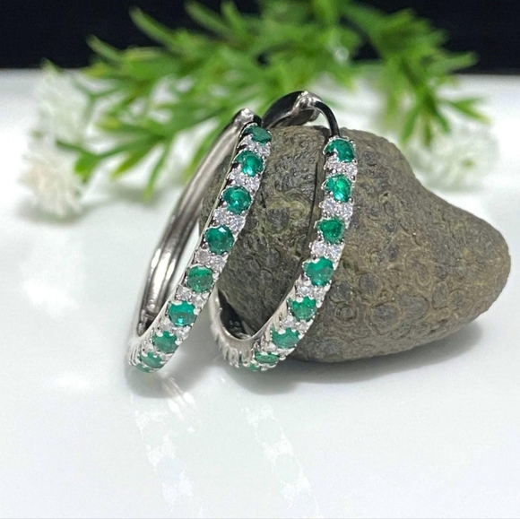 .925 Vintage Sterling Silver Emerald And White Topaz Hoop Earrings - Picture 3 of 5